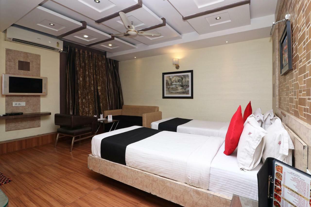 Hotel Heaven Kolkata Bagian luar foto