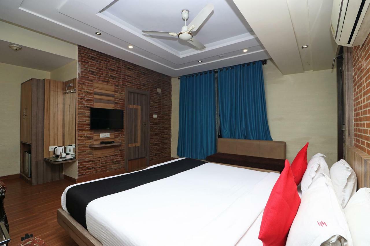 Hotel Heaven Kolkata Bagian luar foto