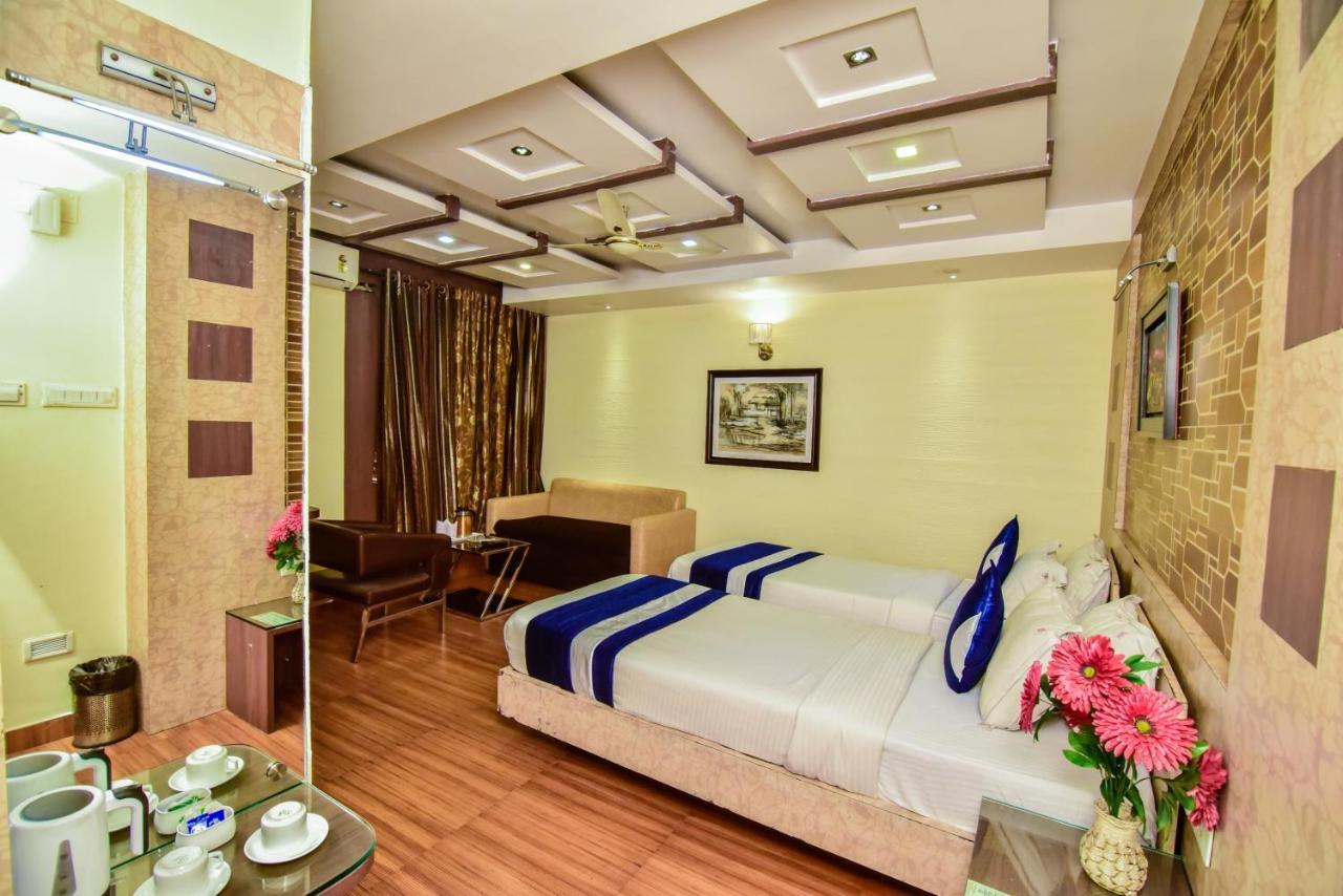 Hotel Heaven Kolkata Bagian luar foto